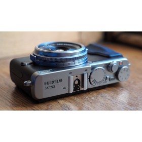 FUJIFILM X70 Mirrorless Digital Camera